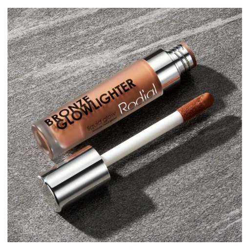 3204-4_rodial-bronze-glowlighter-rozjasnovac-pleti